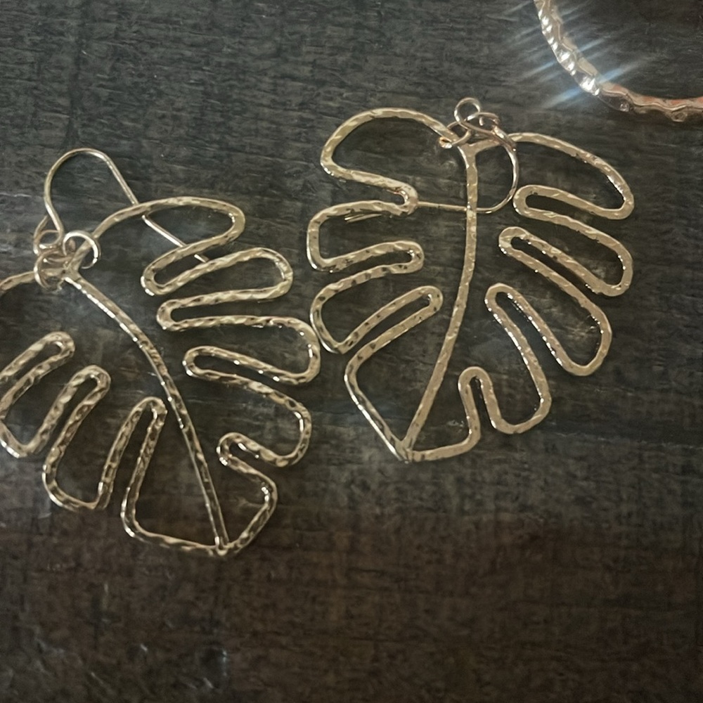 Lot of Six Gold Statement Earrings + set of Wooden Bangle Bracelets - Picture 6 of 8